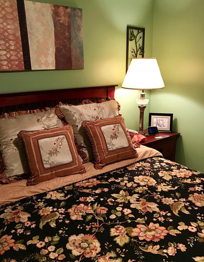Yellow Door Bed And Breakfast Fort Erie Exterior foto